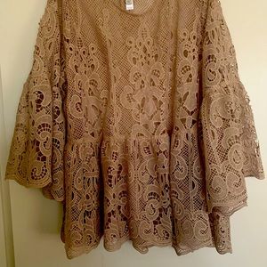 Catos size 26/28 peplum blouse